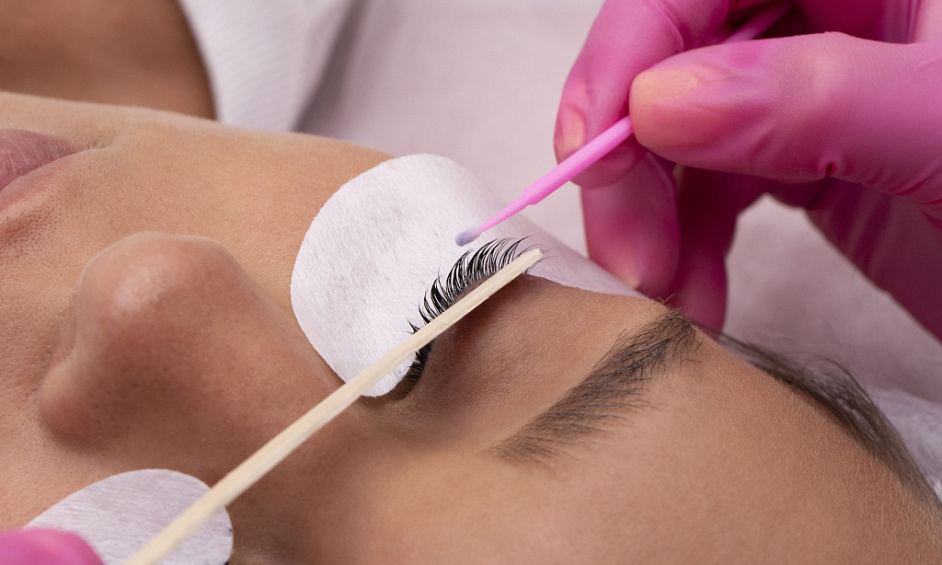 Edmonton Cash Flowing Tanning & Lash Studio Franchise For Sale 1