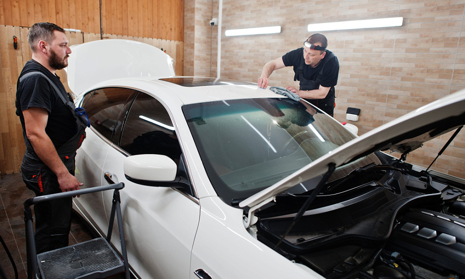 Autobody Glass Repair Business in Winnipeg with Property For Sale 1