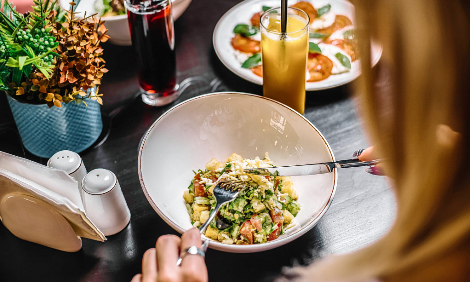 High-Performing Restaurant with High NOI in Hamilton, ON For Sale 1