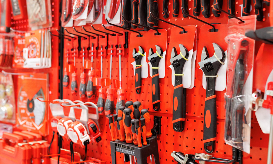 Hardware Store in Downtown Parksville For Sale 1